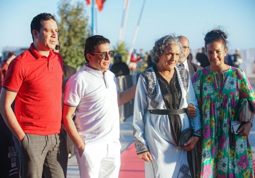 Sur le tapis rouge lors de la cérémonie d'ouverture du Festival du Film de Dakhla...